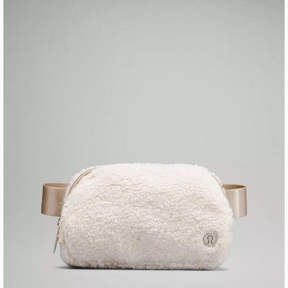 Ivory Lululemon Sherpa Beltbag - Picture 1 of 5